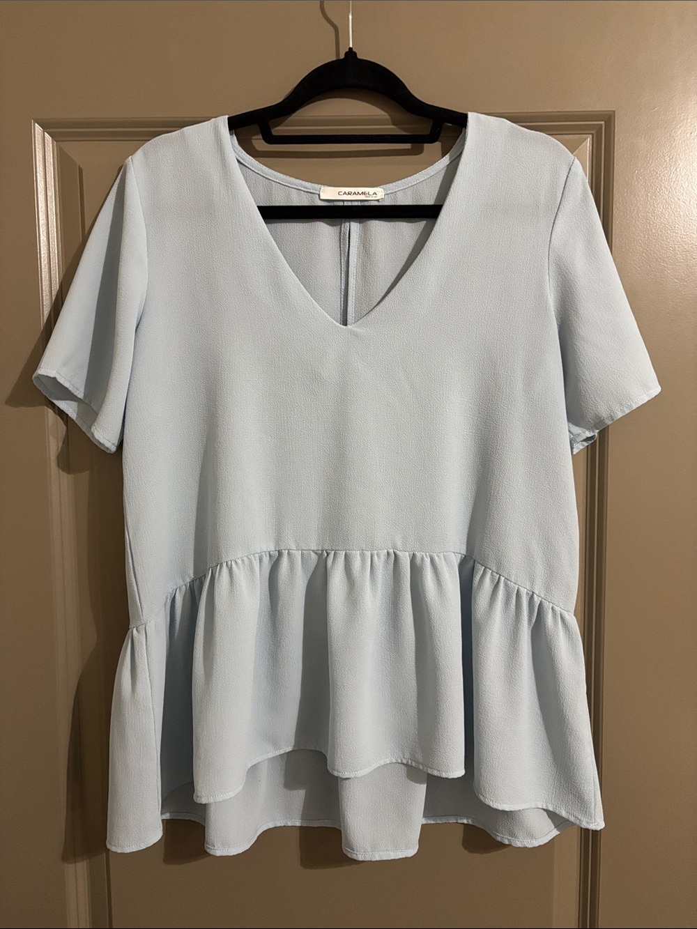 Caramela Light Blue V‑Neck Peplum Tunic Top